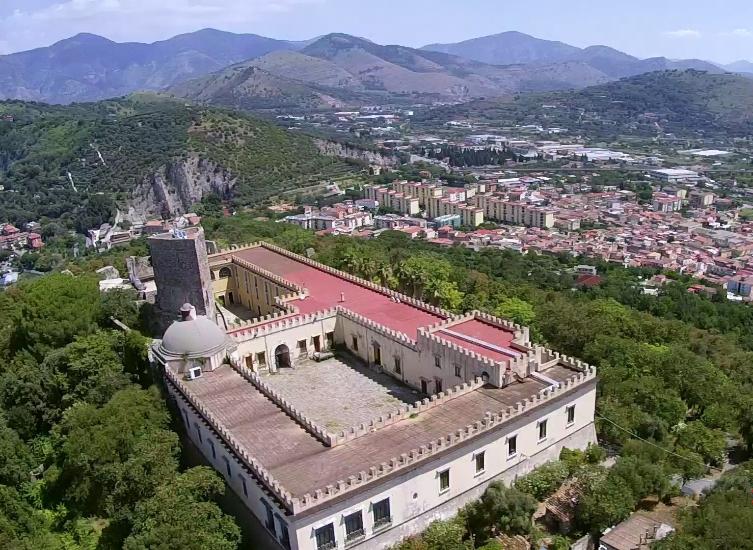 Il Castello medievale di Nocera Inferior ...