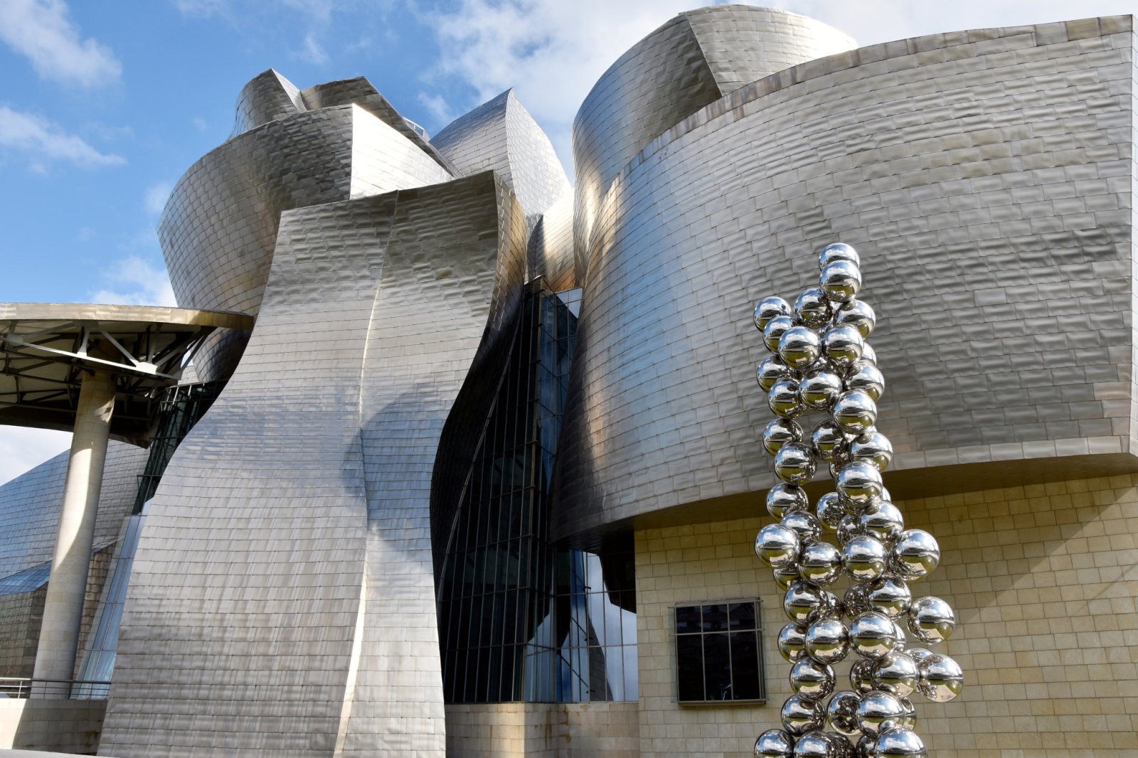 Guggenheim-Museum Bilbao - Bilbo | Secret World Trip Planner