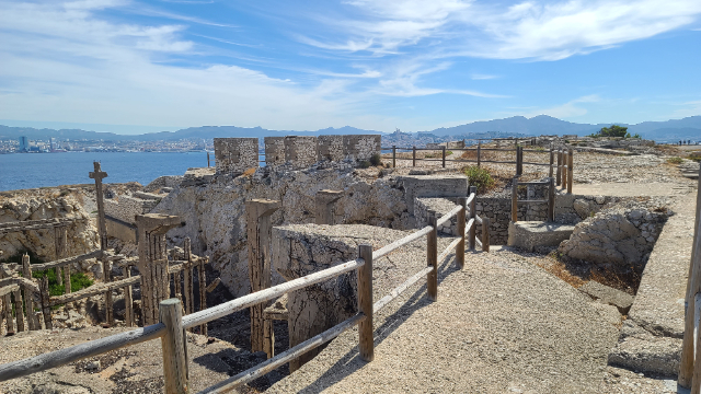 Utrdba Ratonneau - Marseille | Secret World Trip Planner
