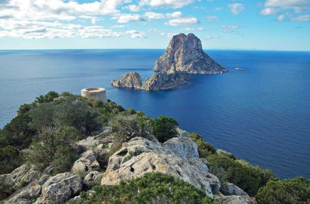 Es Vedrà un leģenda par Atlantīdu - Es Vedrà | Secret World Trip Planner