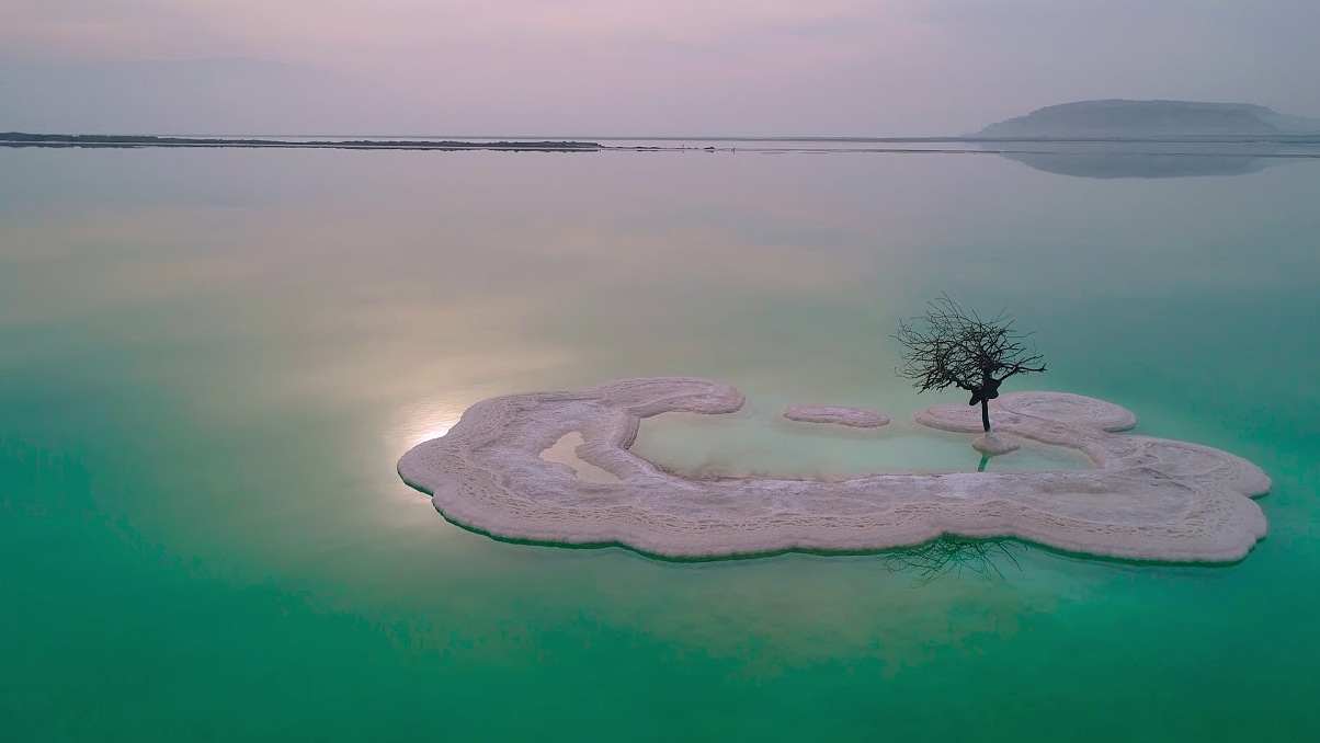 死海的盐岛 - Ein Bokek beach | Secret World Trip Planner