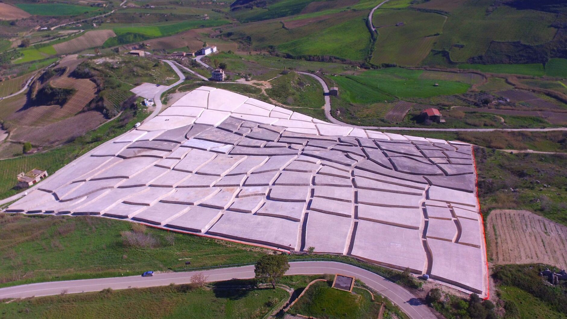 Sizilien: Großer Cretto von Burri - Gibellina Vecchia | Secret World Trip Planner