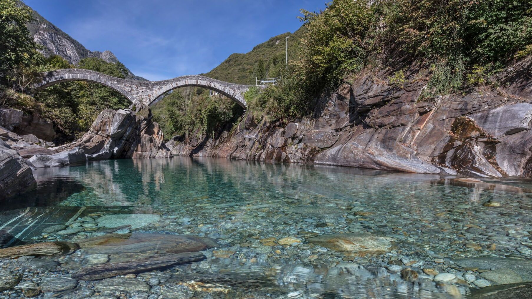 Řeka Verzasca, nejčistší řeka na světě - Lavertezzo | Secret World Trip Planner