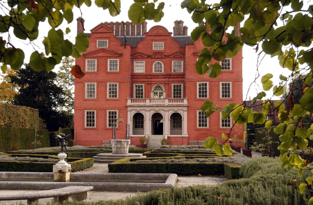 Palau de Kew - Royal Botanic Gardens | Secret World Trip Planner