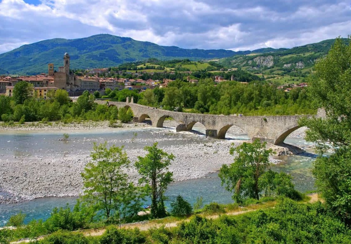 Bobbio agus An Devil ' s Bridge-Domhan Rúnda - Bobbio | Secret World Trip Planner