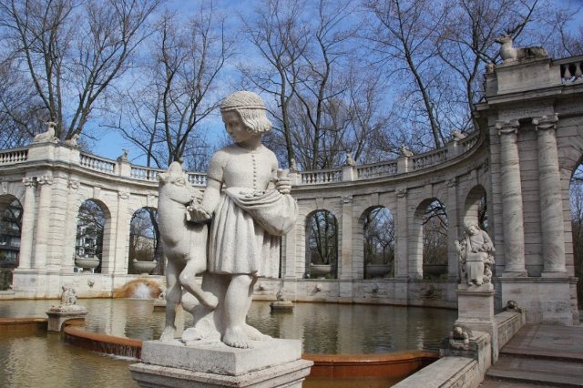 پریوں کی کہانی کا چشمہ - Berlin | Secret World Trip Planner