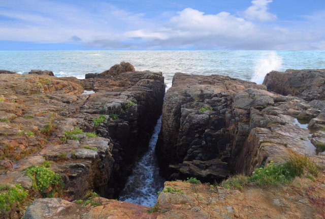 چاه جهنم - Les Sables-d'Olonne | Secret World Trip Planner