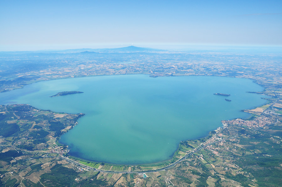 ਟ੍ਰੈਸੀਮੇਨੋ ਝੀਲ - Lago Trasimeno | Secret World Trip Planner