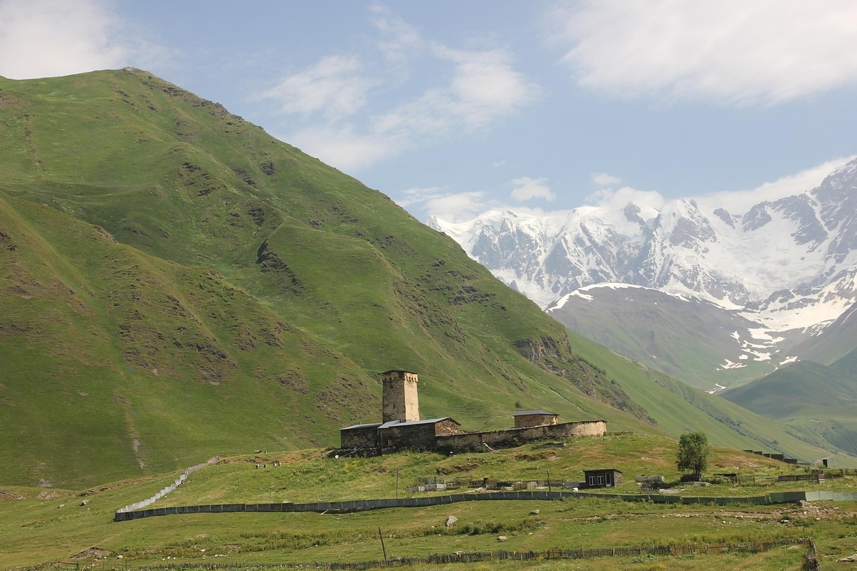 Shkhara：格鲁吉亚最高的山峰 | Secret World Trip Planner