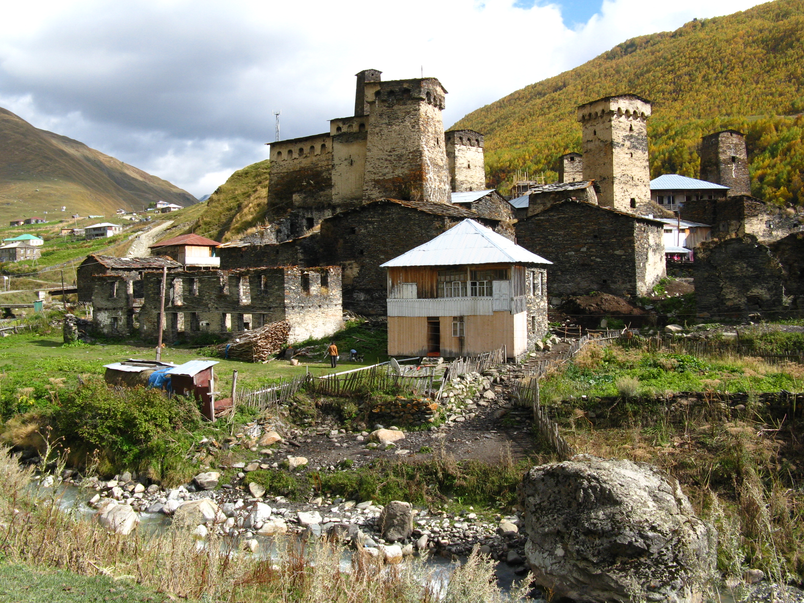 Géorgie| La région du Haut Svaneti - Chazhashi | Secret World Trip Planner