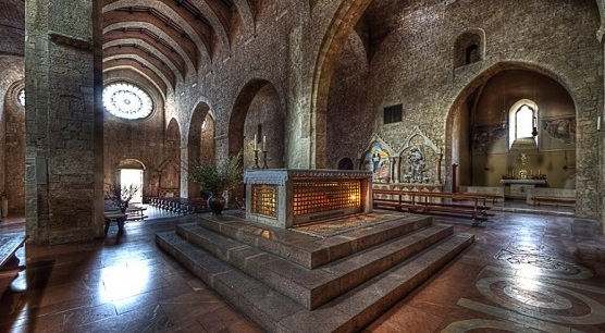 Asyžius ir Benediktinų vienuolynas ant Subasio kalno - Assisi | Secret World Trip Planner