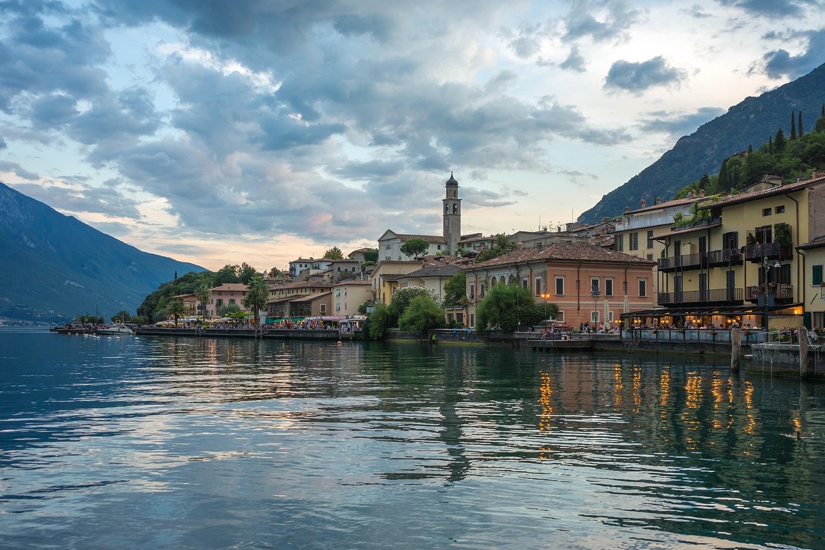 Asyžius ir Benediktinų vienuolynas ant Subasio kalno - Assisi | Secret World Trip Planner