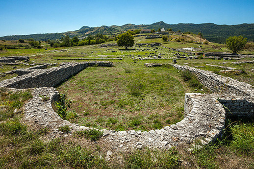 Iuvanum הוא אתר ארכיאולוגי של התקופה הרומית. - Montenerodomo | Secret World Trip Planner