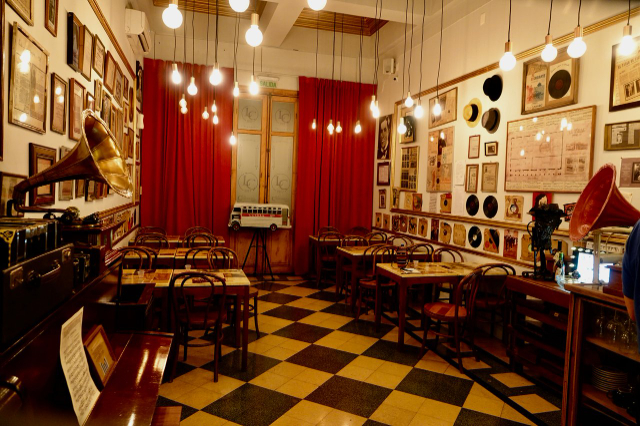 LA CUMPARSITA ಡಿನ್ನರ್ ಮತ್ತು ಟ್ಯಾಂಗೋ ಶೋ. - Montevideo | Secret World Trip Planner