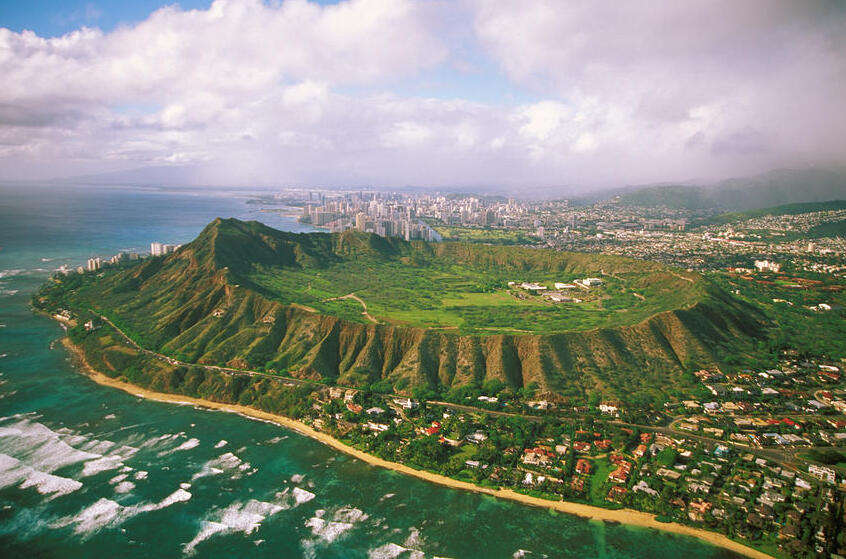 钻石头-世界上最美丽的徒步旅行之一。 - Honolulu | Secret World Trip Planner