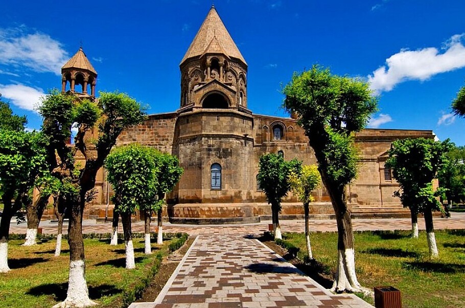 ارمنستان | کلیسای جامع اچمیادزین  - Vagharshapat | Secret World Trip Planner