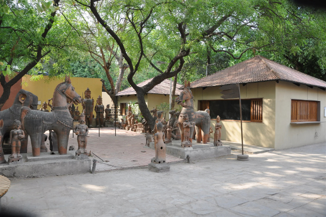 Ulusal El Sanatları ve El Dokumaları Müzesi - New Delhi | Secret World Trip Planner