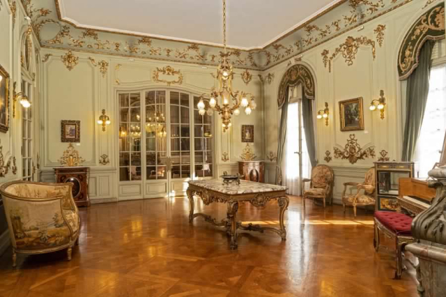 Taranco höllin - Montevideo | Secret World Trip Planner