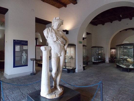 Arkeologiska museet i antika Capua och Mithraeum