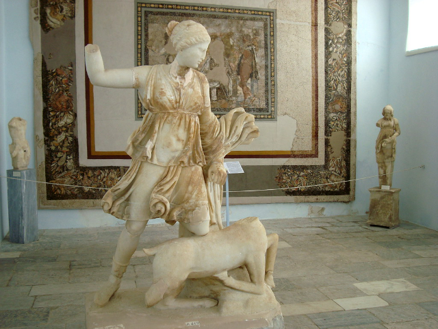 Deloseko Arkeologia Museoa - Dilos | Secret World Trip Planner