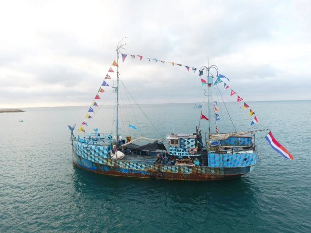 Azart Ship menningarmiðstöðin - Manta | Secret World Trip Planner