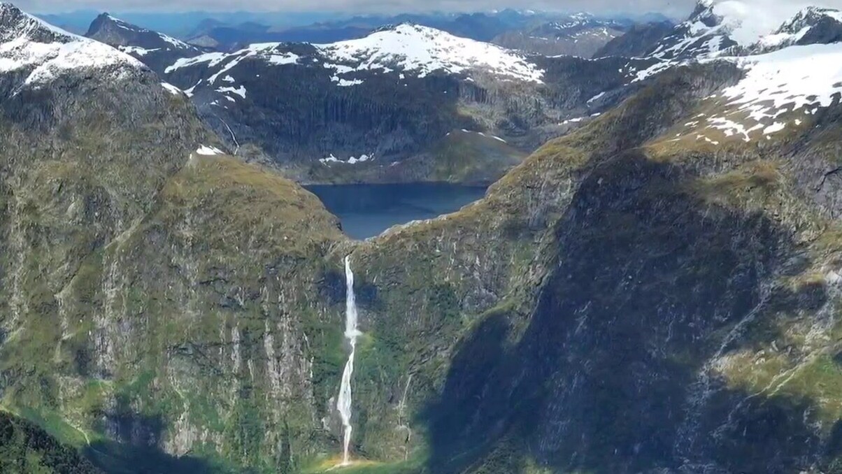 Sutherland Falls - la cascata più alta della Nuova Zelanda. - Parco nazionale Fiordland | Secret World Trip Planner