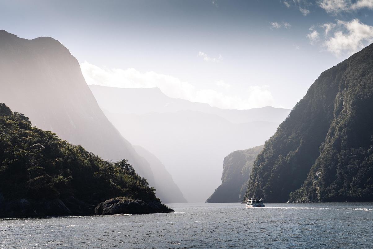Sutherland Falls - la cascata più alta della Nuova Zelanda. - Parco nazionale Fiordland | Secret World Trip Planner