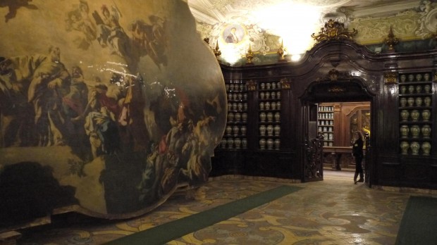 Museu de Artes Sanitárias e Farmácia dos Incuráveis - Napoli | Secret World Trip Planner