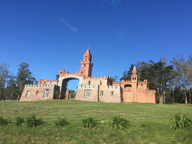 Pittamiglio pils - Estación Las Flores | Secret World Trip Planner
