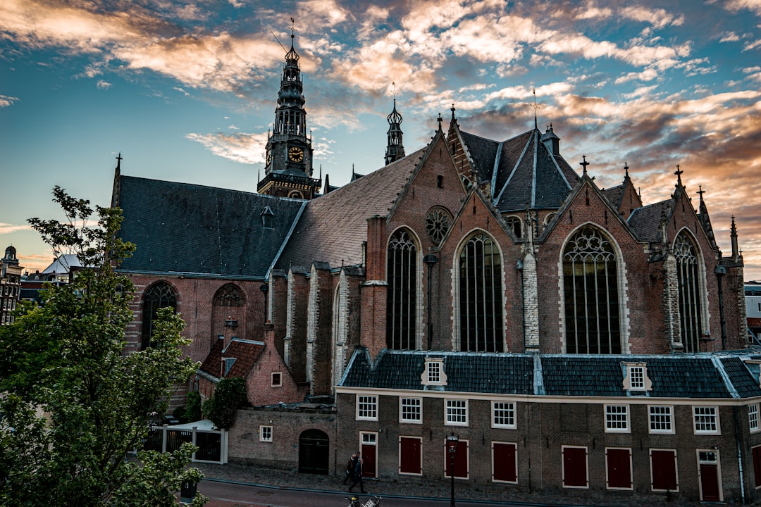 De Oude Kerk (A Antiga Igrexa) - Amsterdam | Secret World Trip Planner