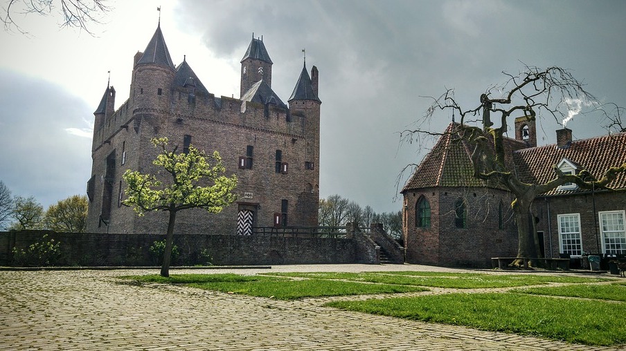 Замок дорненбург в Нидерландах - Doornenburg | Secret World Trip Planner