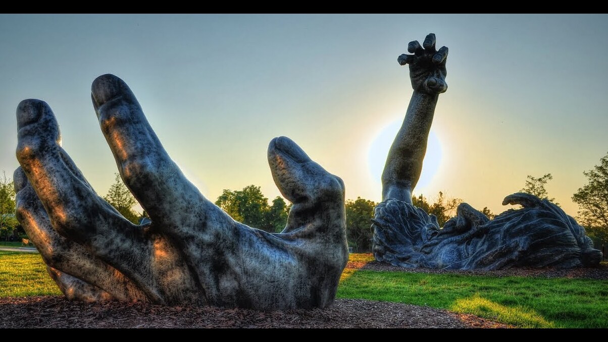 Kebangkitan Patung oleh Al LaVergne  - Oxon Hill | Secret World Trip Planner