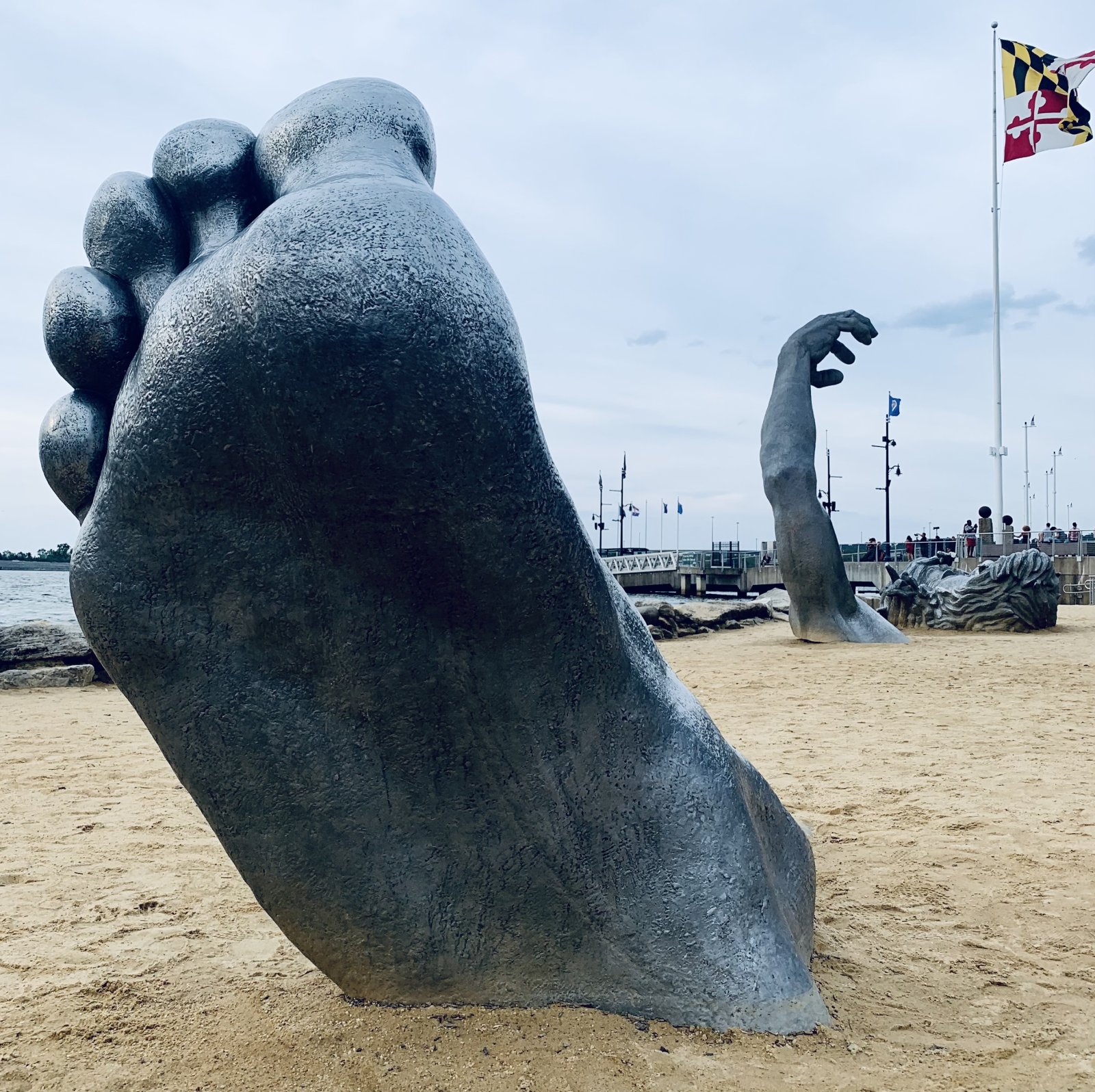 Kebangkitan Patung oleh Al LaVergne  - Oxon Hill | Secret World Trip Planner