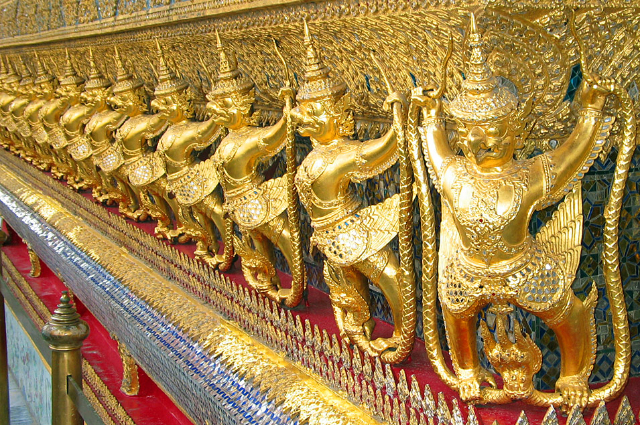 ವಾಟ್ ಫ್ರಾ ಕೇವ್ - Khet Phra Nakhon | Secret World Trip Planner