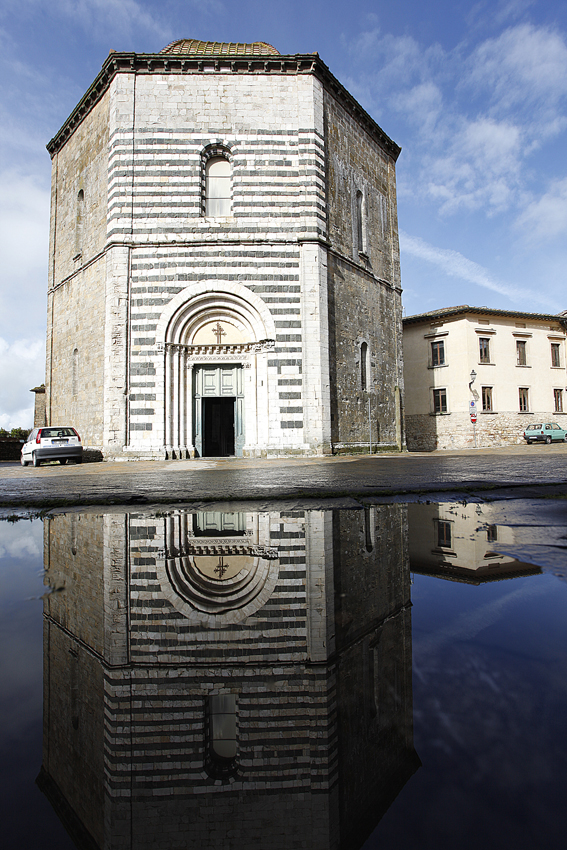 Ang Binyag ni San Giovanni sa Volterra - Volterra | Secret World Trip Planner