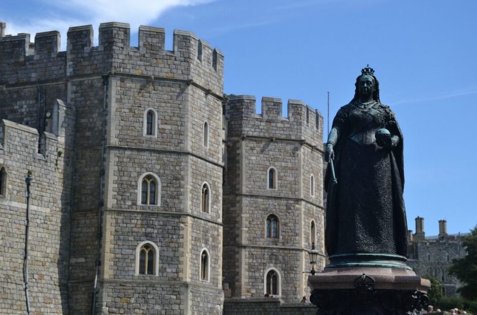 Windsor and the fine bronze statue of Queen Victoria - Castle Hill | Secret World Trip Planner
