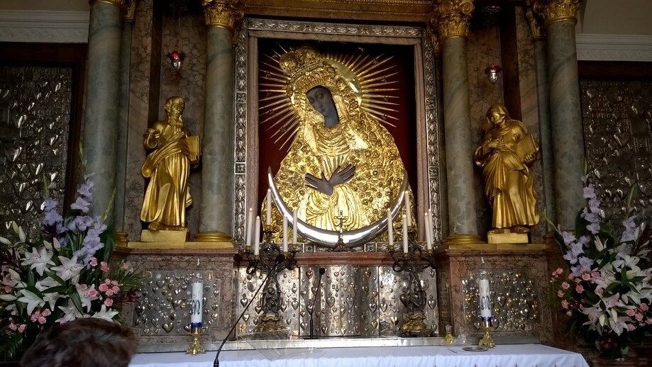 Vilnius: daggry, Christian pilgrimsrejse syn - Vilnius | Secret World Trip Planner