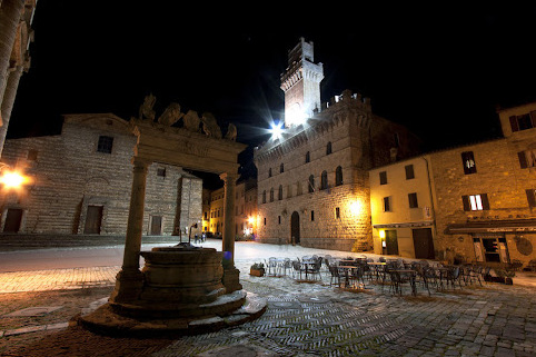 Plaza Grande en Montepulciano: corazón renacentista de Italia