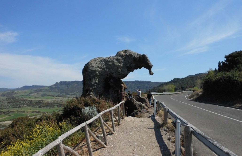 大象岩 - Castelsardo | Secret World Trip Planner