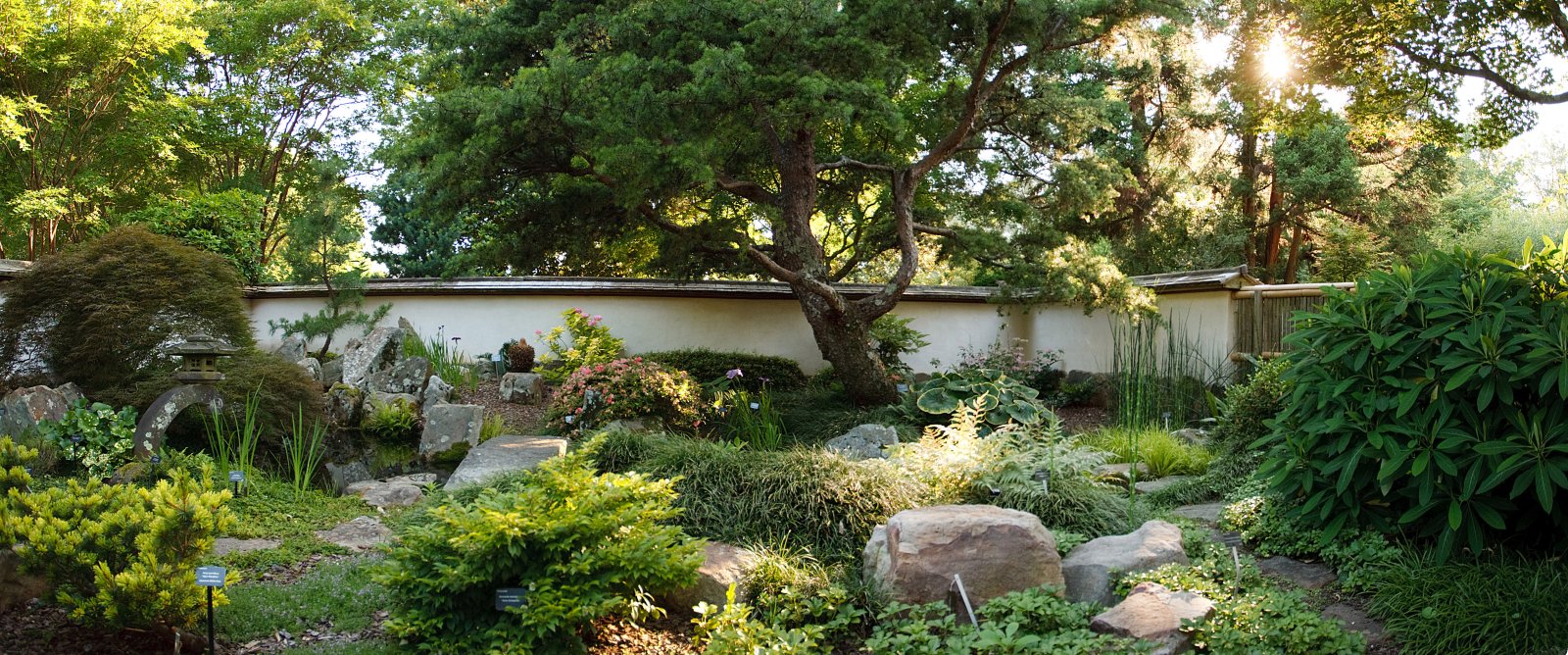 גן יפני, מאת אדון הגנן קינסאקו נאקיין. - Atlanta | Secret World Trip Planner