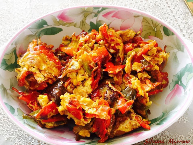 Pipindune, eieren en paprika Abruzzo