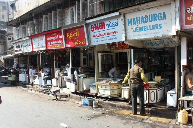 Zaveri Bazaar: Mumbai’s Glittering Jew ...