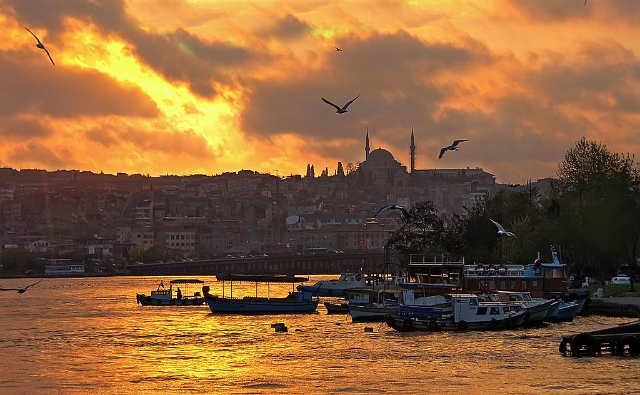 Kruīzs pa Bosforu - Reşadiye Cd. İstanbul Deniz Otobüsleri İskelesi No:730 | Secret World Trip Planner