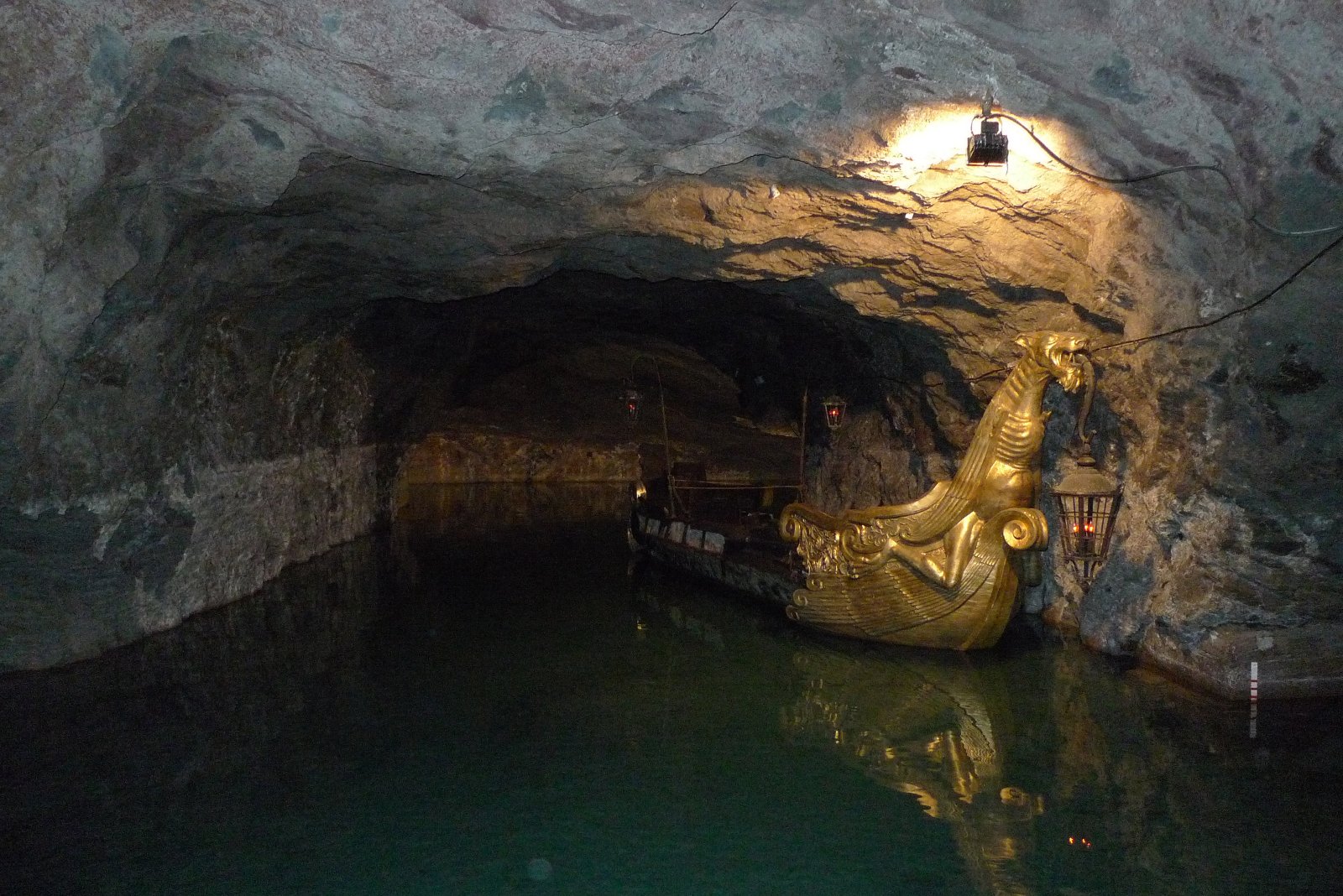 Die Seegrotte in der österreichischen Stadt Hinterbrühl - Hinterbrühl | Secret World Trip Planner