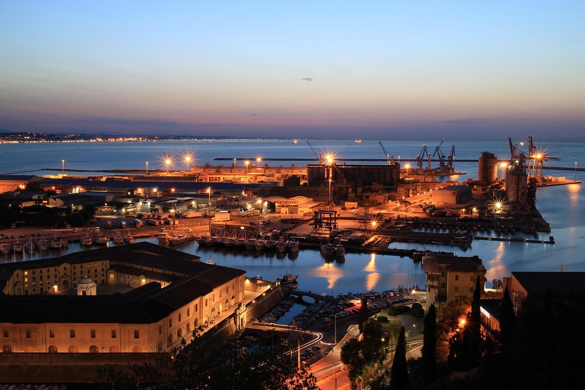 Značky a potraviny / Coniglio in porchetta - Ancona | Secret World Trip Planner