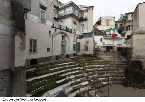 Le théâtre gréco-romain de Neapolis - Napoli | Secret World Trip Planner