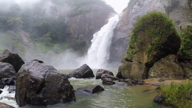 Cascadas de Dunhinda - Dunhida Water Falls Access Road | Secret World Trip Planner