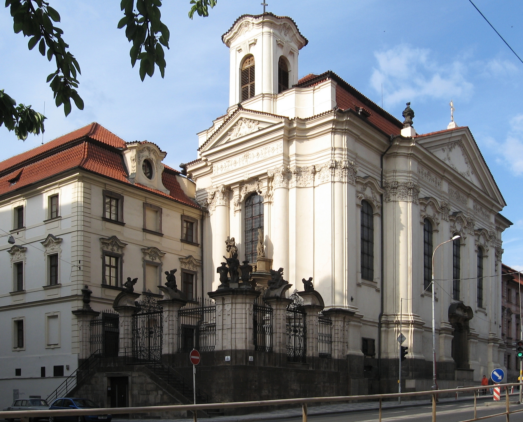 圣西里尔和迪乌斯大教堂 - Nové M?sto | Secret World Trip Planner