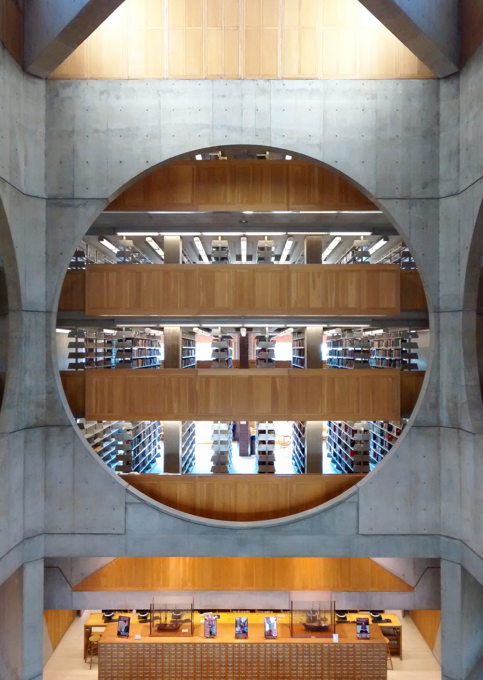 Louis I. Kahn e a biblioteca de Exeter - Exeter | Secret World Trip Planner