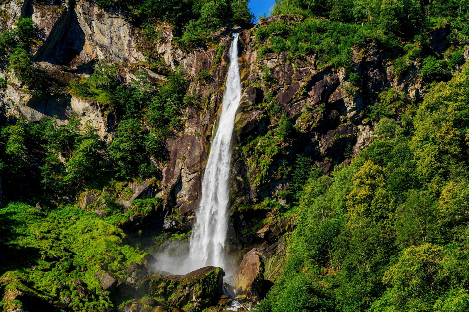 Szwajcaria / Wodospad Foroglio  - Cevio | Secret World Trip Planner